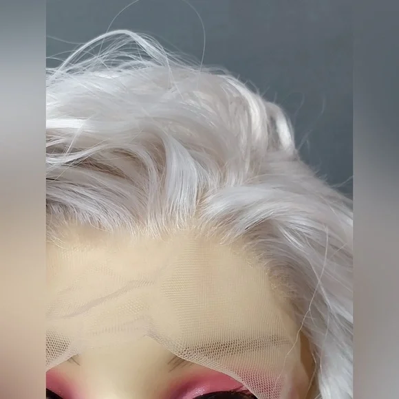 Lace Front Silver Gray Long Heat Resistant Wig - Picture 6 of 9
